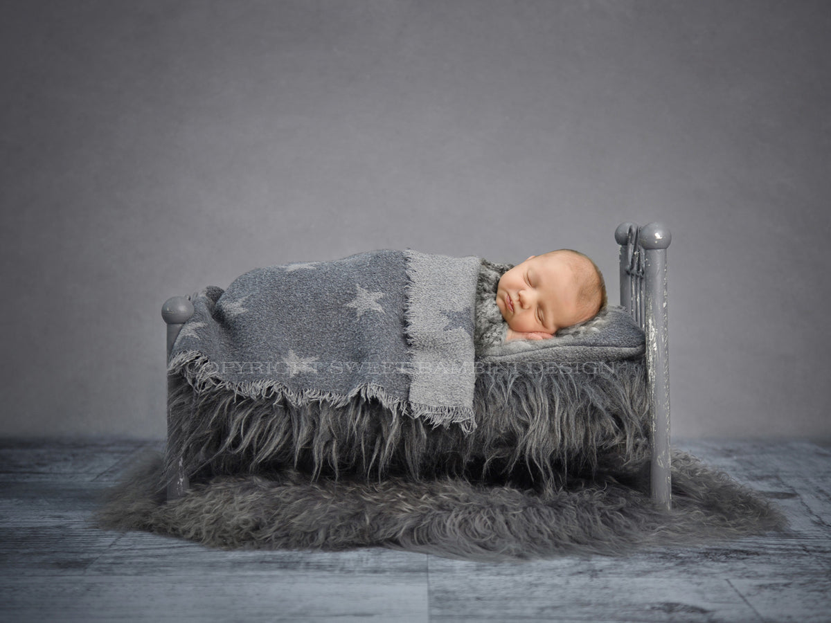 Newborn Digital Background - Little Grey Bed with Covers – Sweet